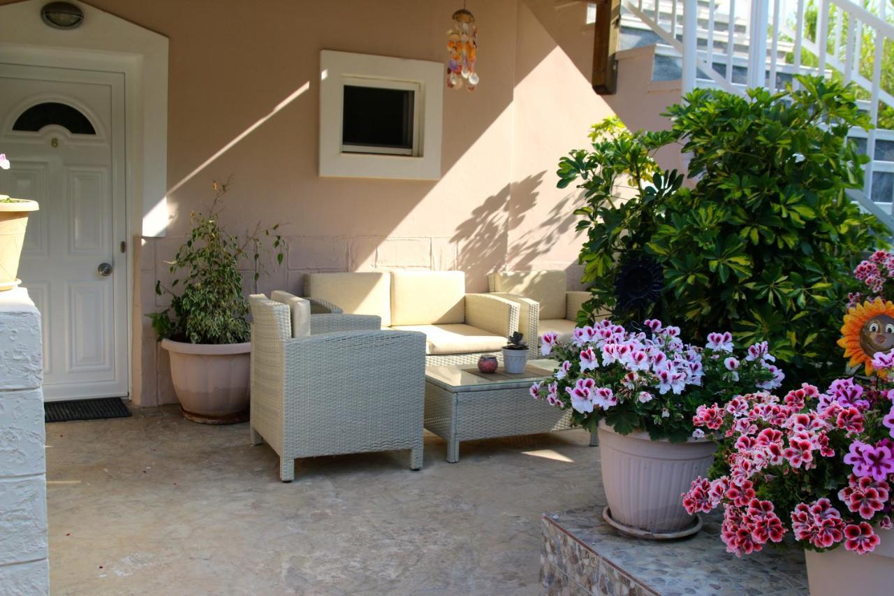 Santa Barbara Lakis Apartments Perivólion Exterior foto